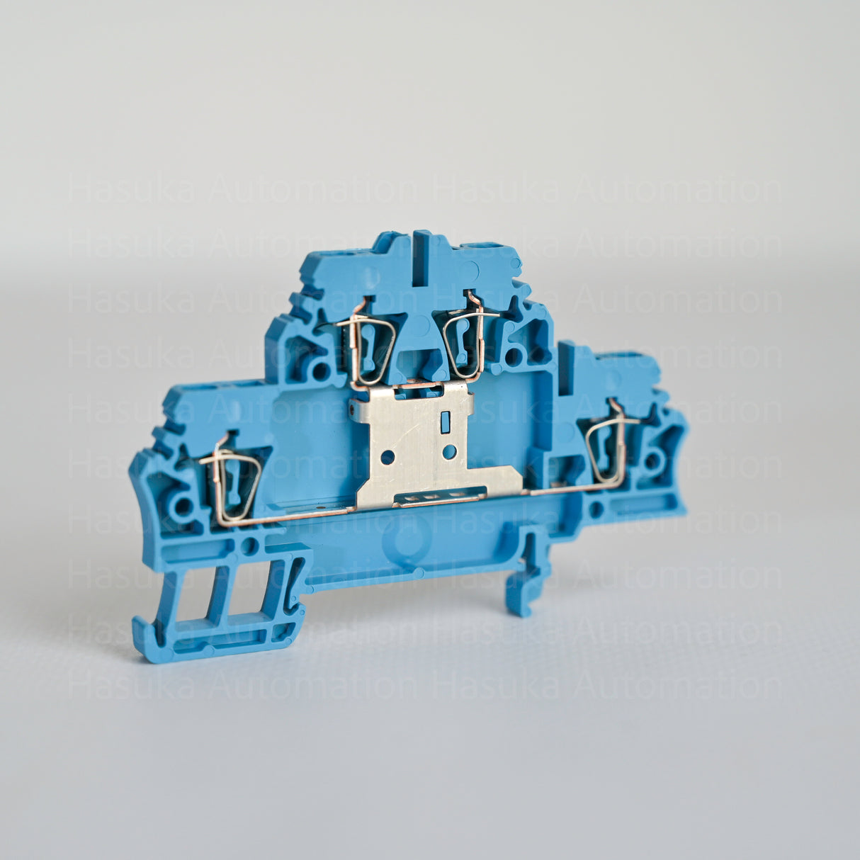 745880000 ZDK 2.5V BL Weidmüller Feed-Through Terminal. With a double-tier design, tension-clamp connection, and 2.5 mm² capacity, it delivers reliable and secure connections up to 500 V and 20 A.