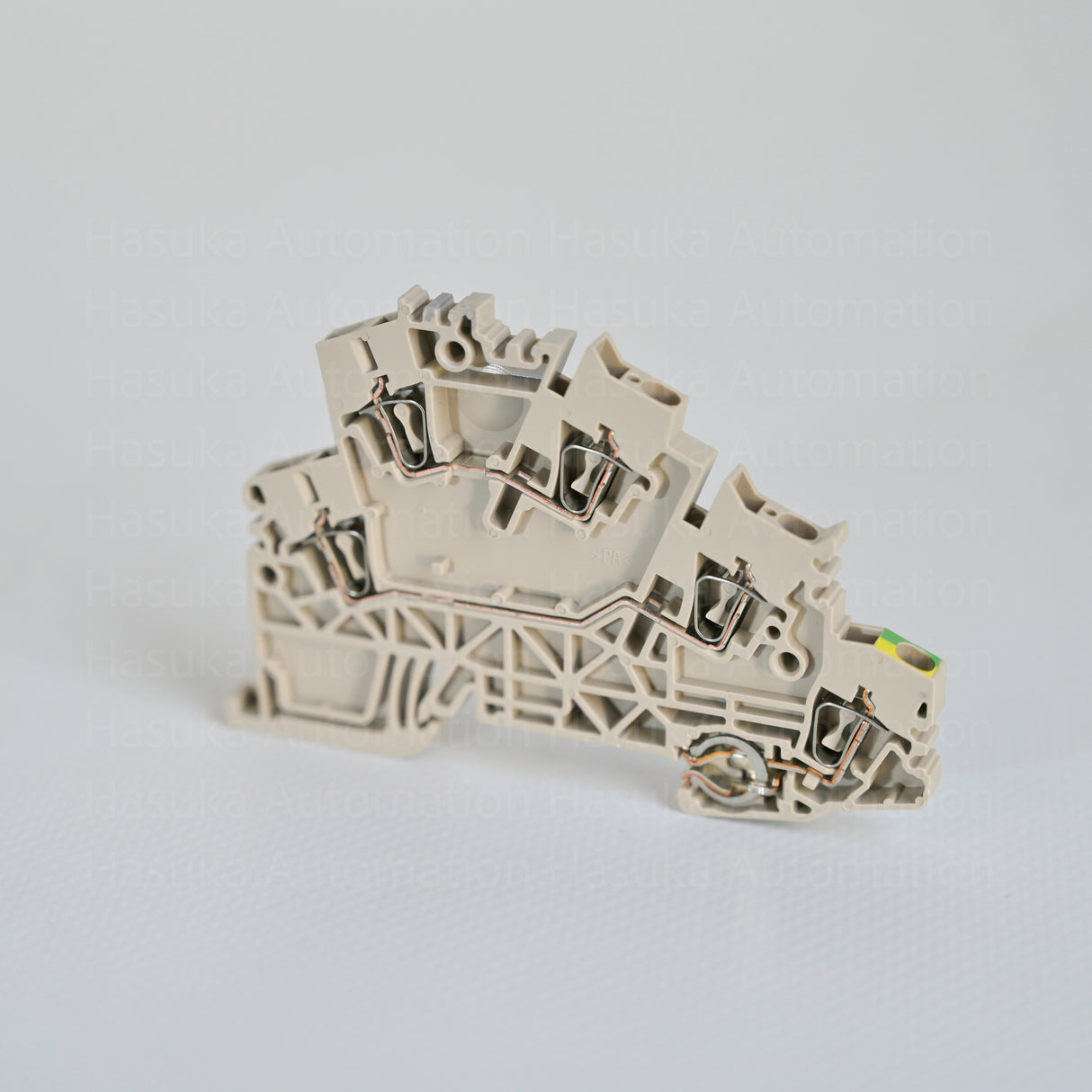 The Weidmüller ZDKPE 2.5-2 Terminal features a feed-through design with a double-tier, tension-clamp connection capable of handling 2.5 mm² wires and delivering 800 V and 24 A of power. 