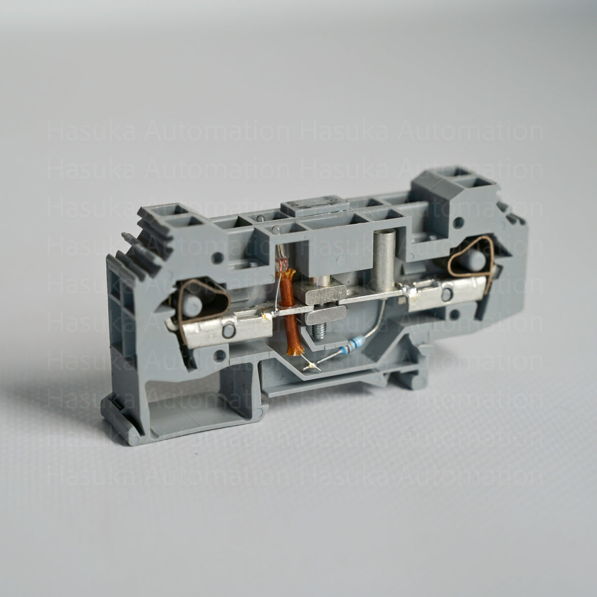 voltage rating of 230V and a maximum capacity of 6 mm²