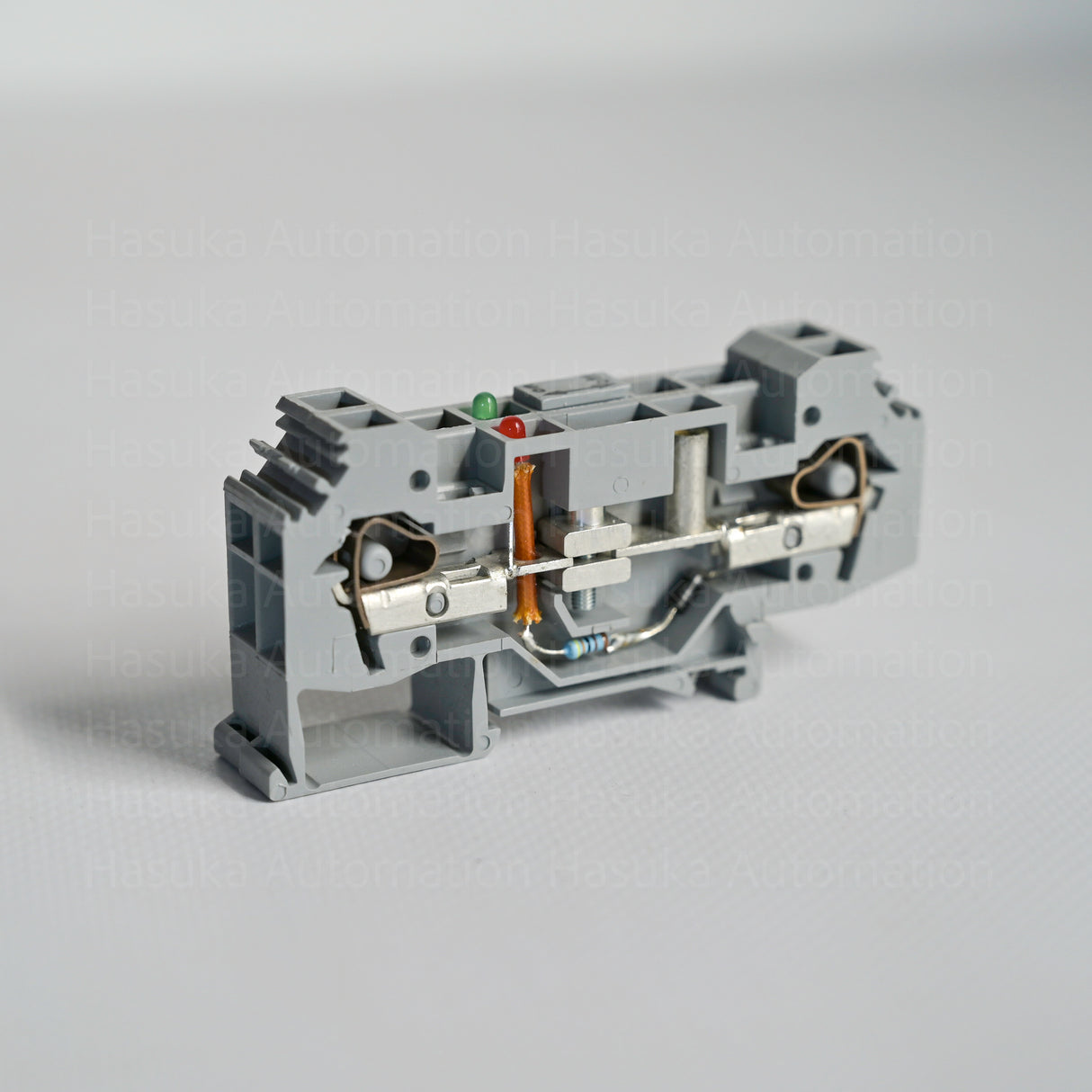 24V voltage and can accommodate a maximum conductor size of 6mm²