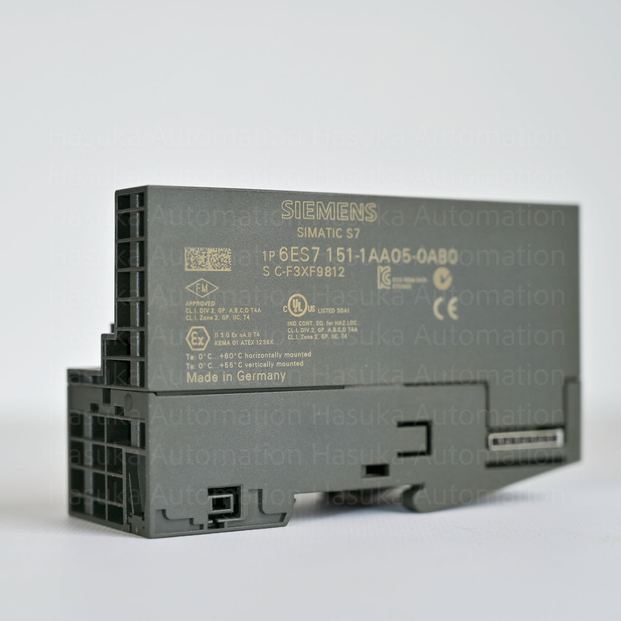 includes a termination module and offers a data volume of 244 bytes for both inputs and outputs. With a maximum of 63 I/O modules