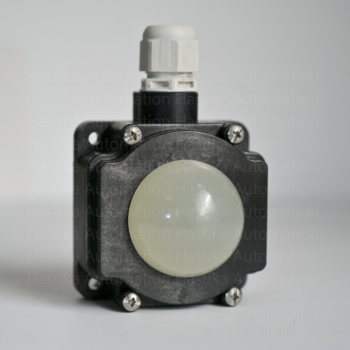 multi-functional, 5-color light that operates on 18-30V dc.