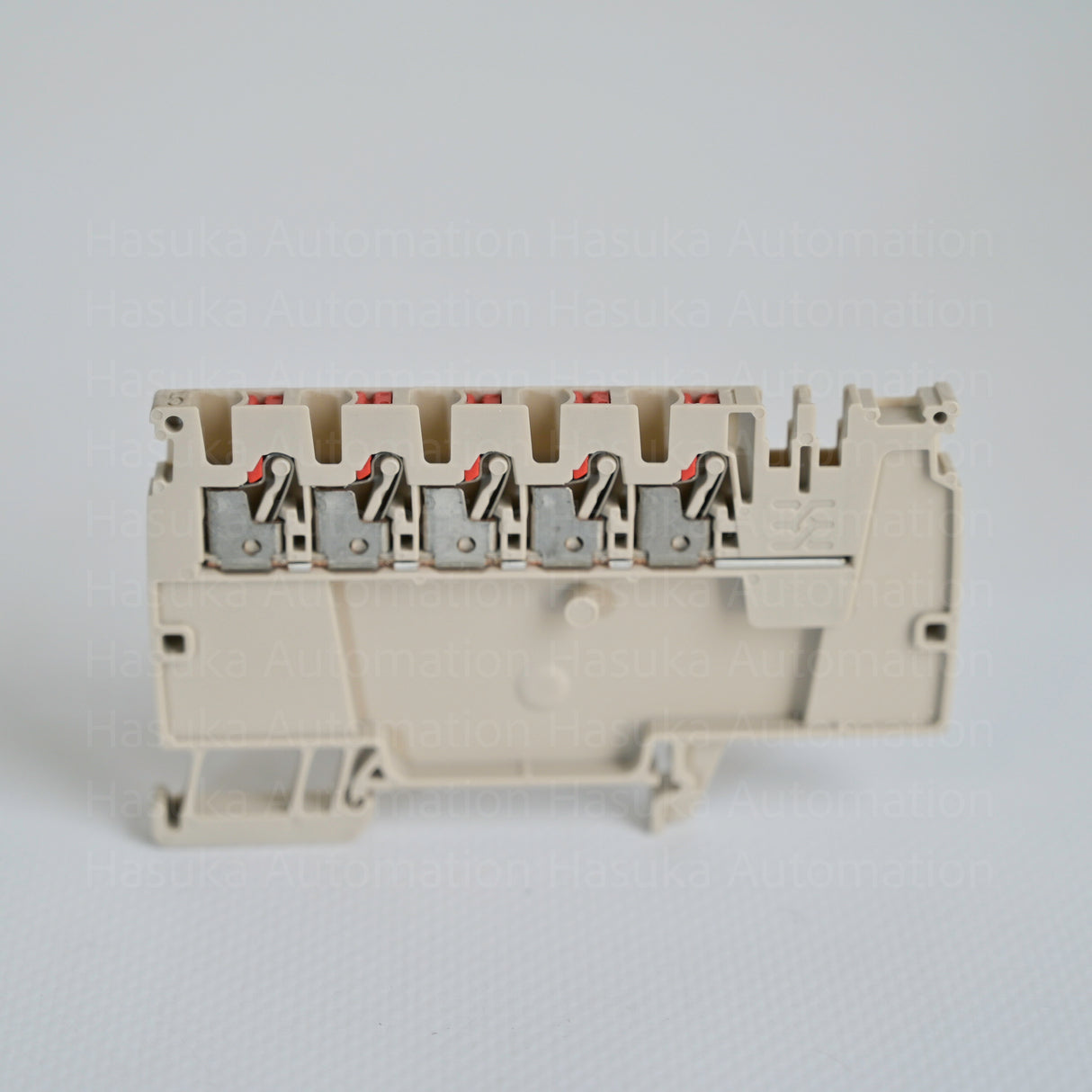 This Weidmüller Terminal offers modular distribution for PUSH IN connections, with a 2.5 mm² capacity, 800 V voltage rating, and 24 A max current, in a dark beige color.
