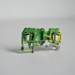 wires up to 4 mm² with CAGE CLAMP® technology