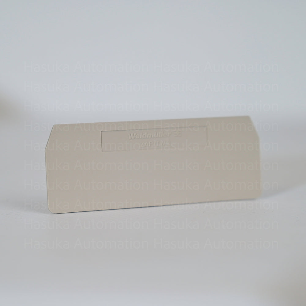 This end plate serves as an essential accessory.